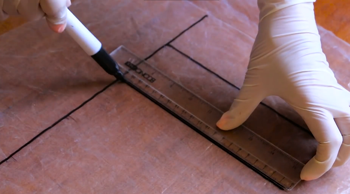 На плёнку наносим разметку, размеры кирпичика 7*20см