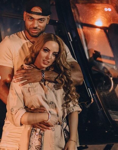 Мондезир Свет-Амур и Юля Ефременкова (фото из Instagram) 