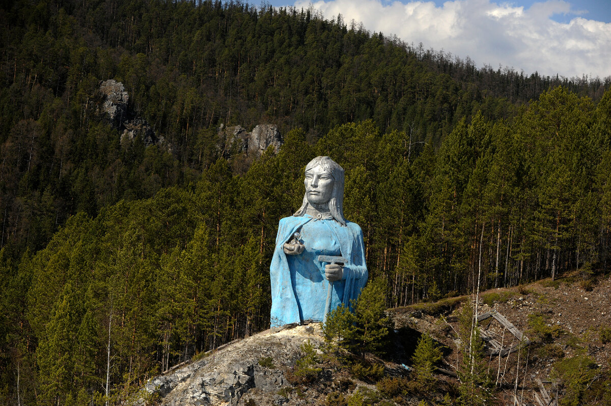 C 2005 годf по решению ЮНЕСКО Олонхо является одним из шедевров устного и нематериального наследия человечества.