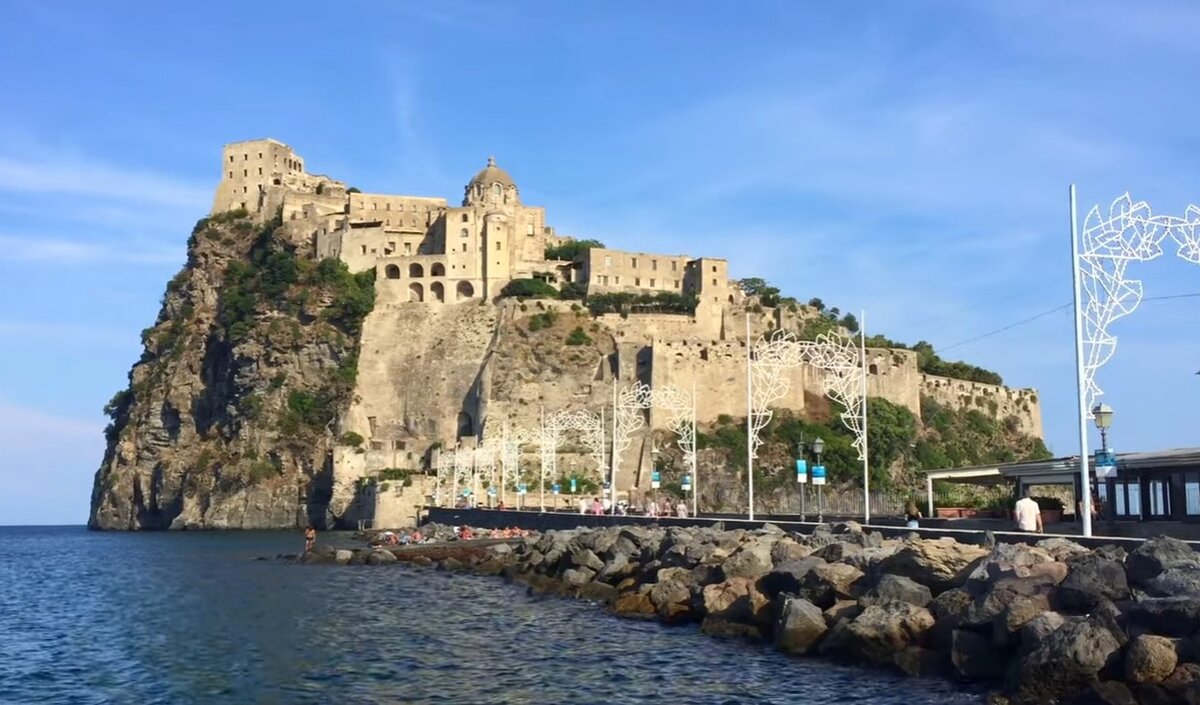 Арагонский замок