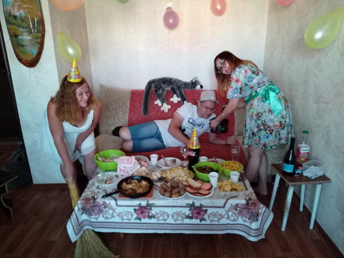 Фото автора. Если б я был султан, я б имел трёх жён.