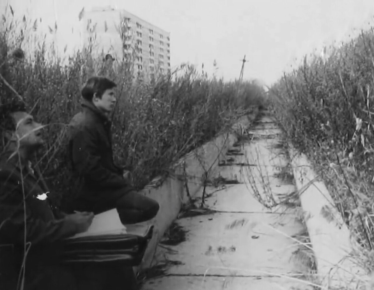 Пустырь рядом с комбинатом.  1977 год.