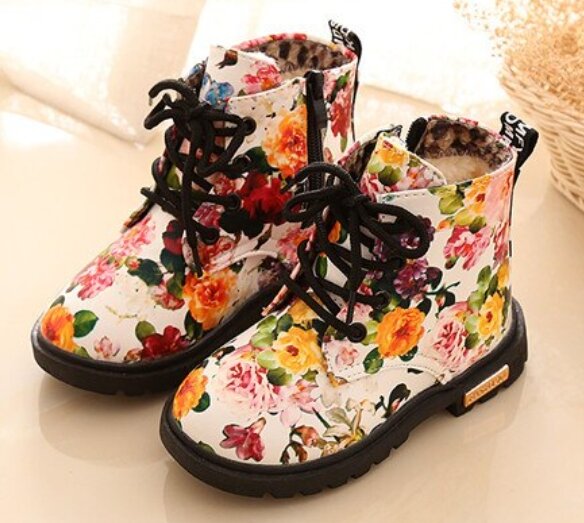 Детские ботиночки. Удачная покупка. У дочки были такие чёрные