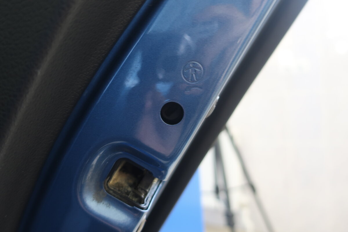 "детская блокировка" замка двери