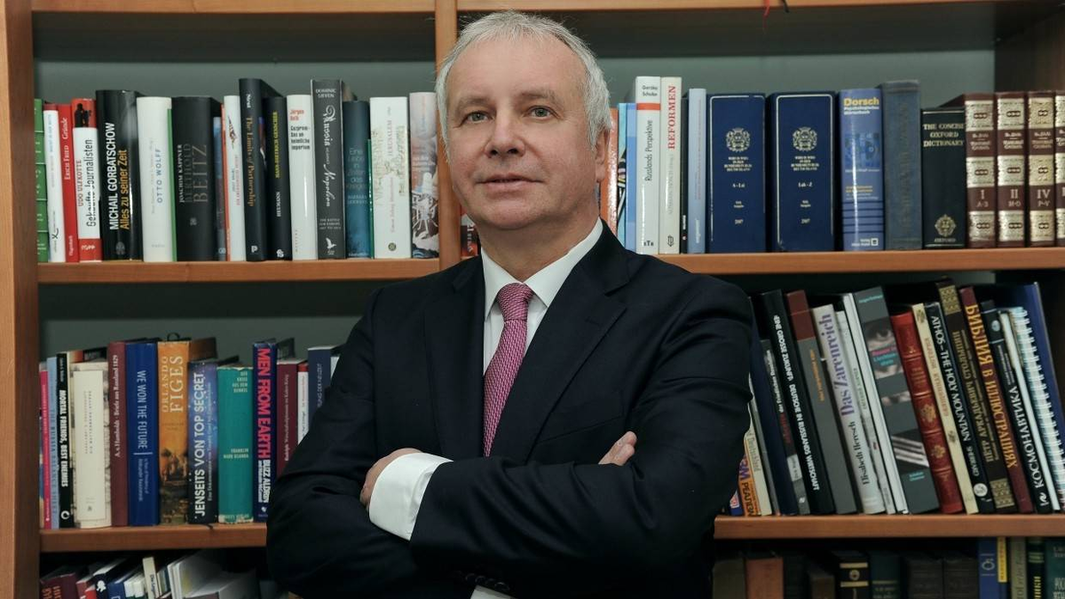 Немецкий политолог Александр Рар раскрыл наглость Украины. Фото из интернета.