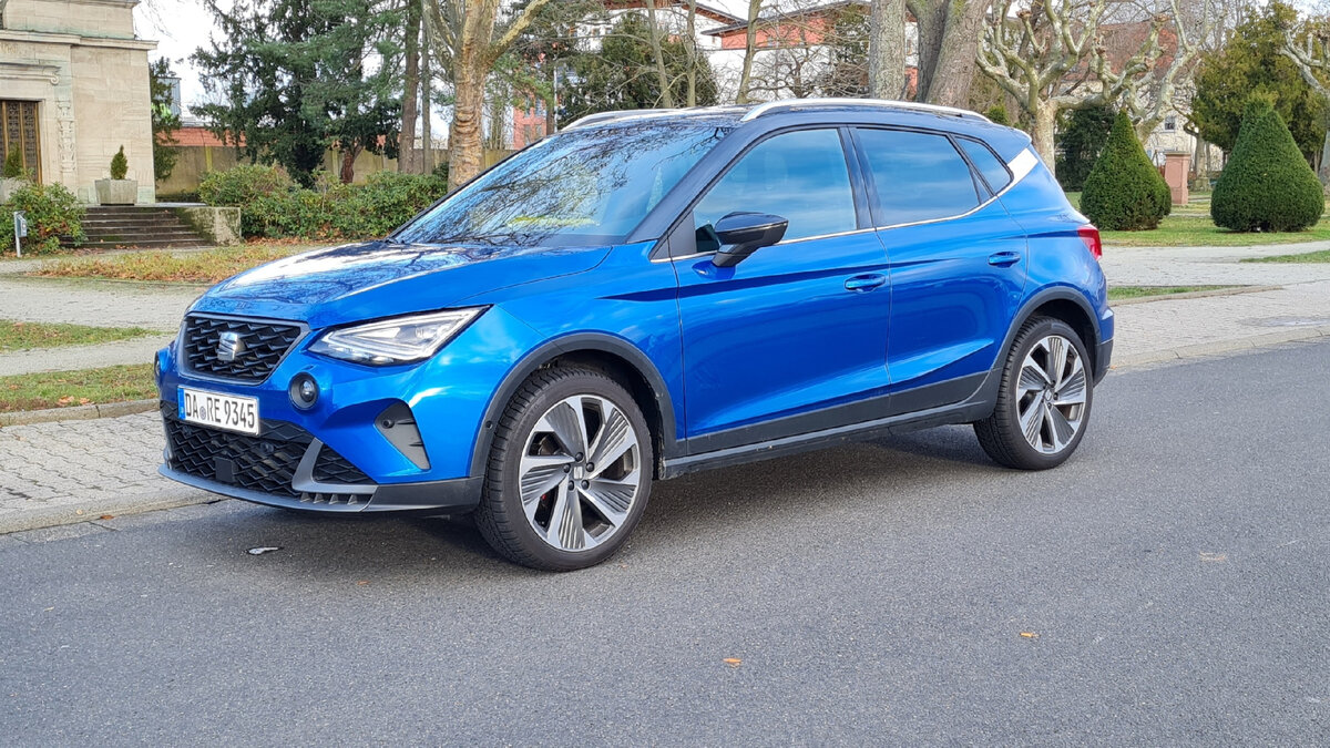 Seat Arona - самый маленький кроссовер испанской марки