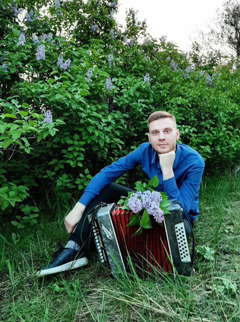 Сергей Новоселов музыкант, гармонист из города Омск, Россия.