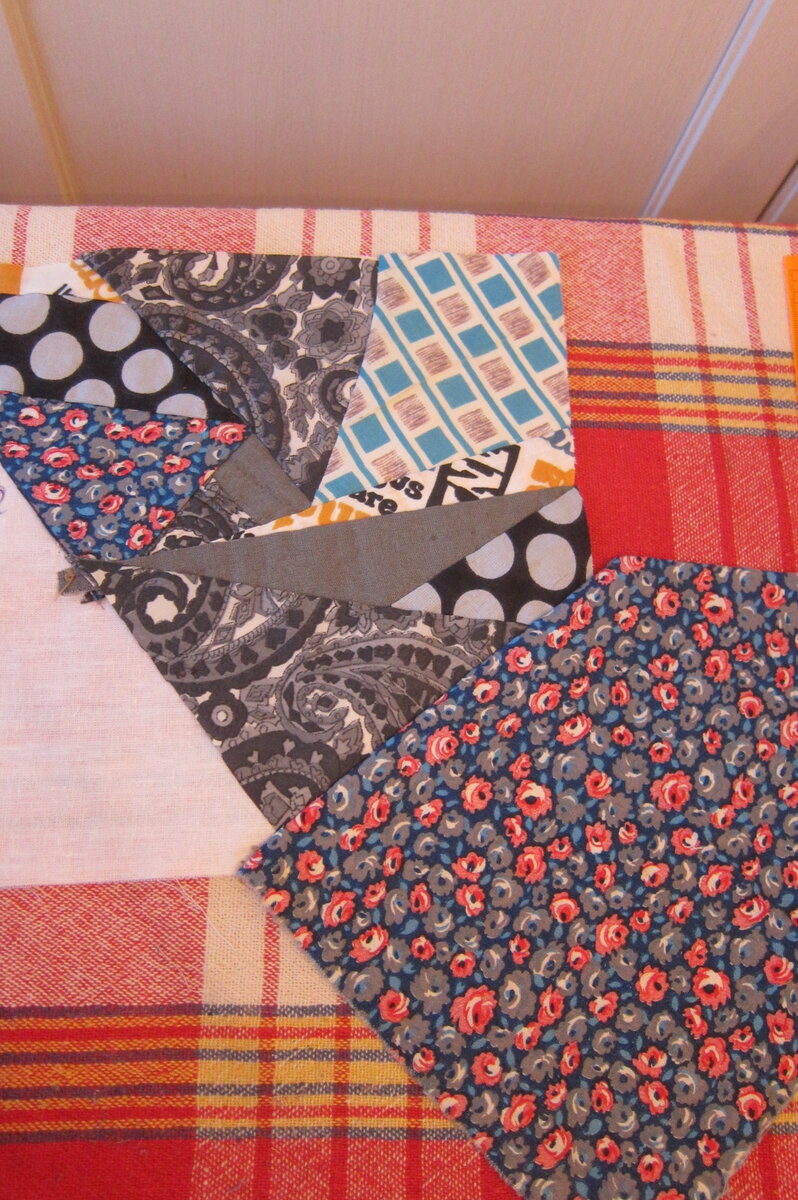 Лоскутное шитье: как начинающей мастерице легко сшить своими руками красивое покрывало или одеяло?