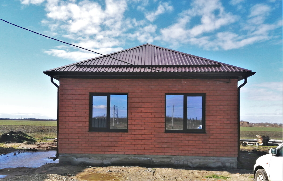 Один из домов за 3 000 0000р в станице Северской