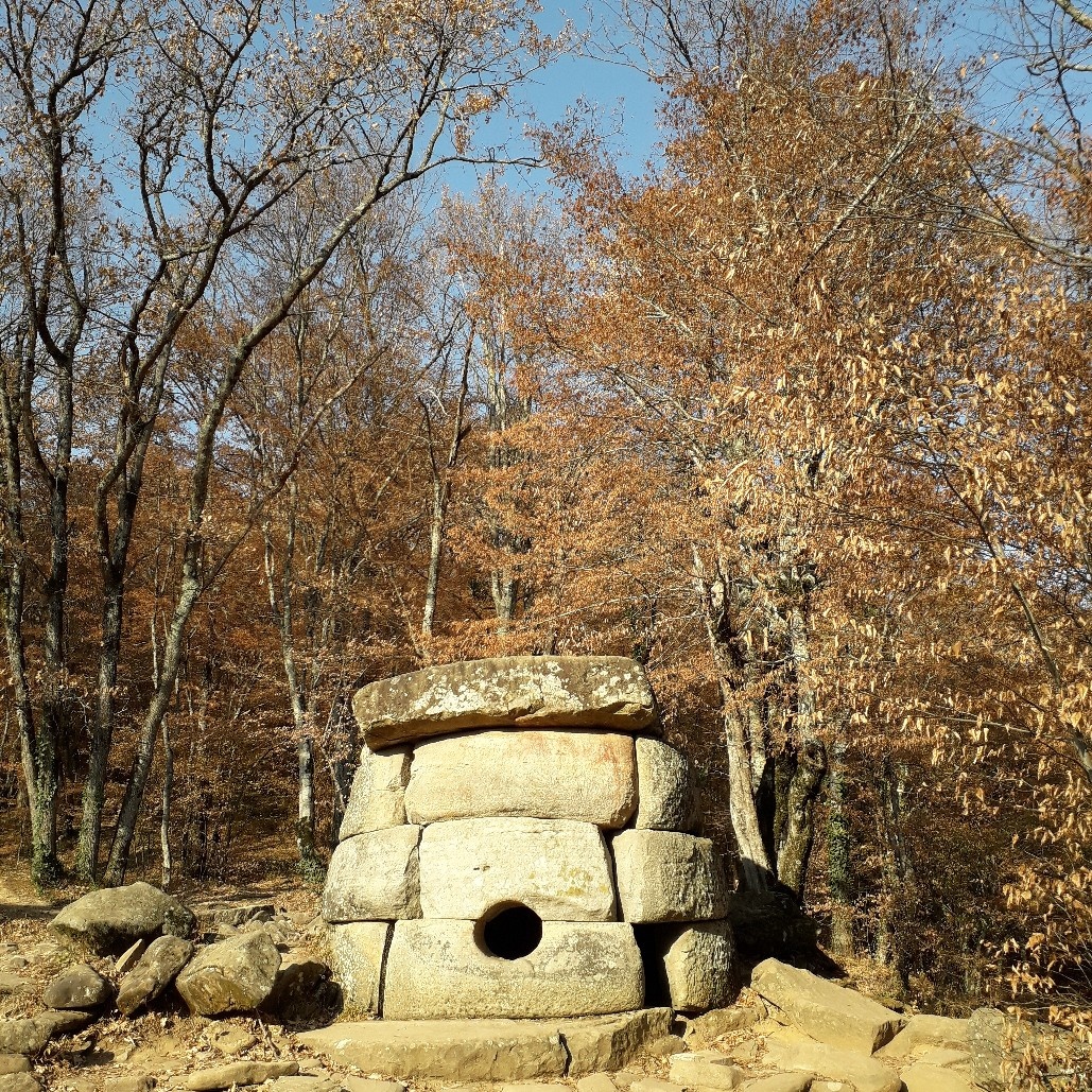 Дольмены в окрестностях Геленджика 