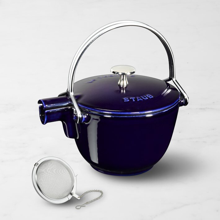 Лучший чайник, пригодный для мытья в посудомойке, по версии Mashed. www.williams-sonoma.com