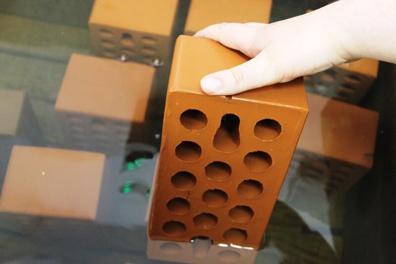 водопоглощение облицовочного кирпича. облицовочный кирпич керма одинарный 1нф бордо гладкий. керамический кирпич водопоглощение. кирпич m200. водопоглощение керамического кирпича.