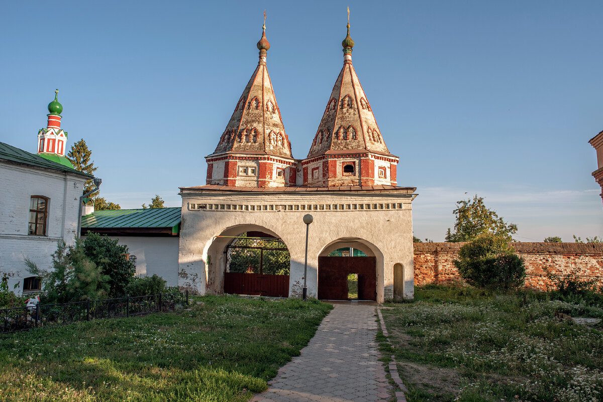 Святые ворота 1688 Ризоположенский монастырь