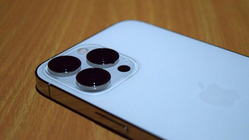    iPhone