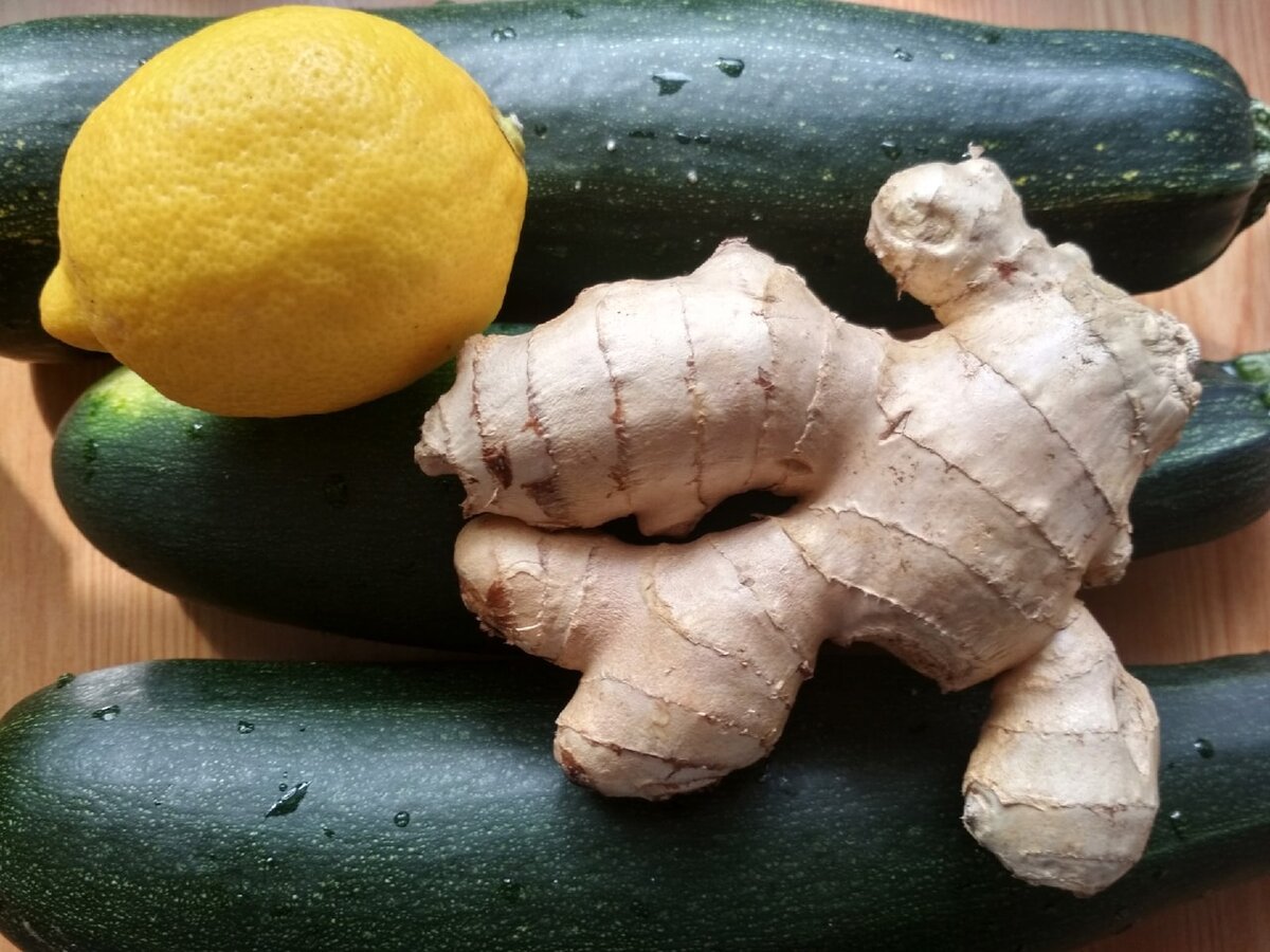 Кабачки, имбирь, лимон. Фото автора.