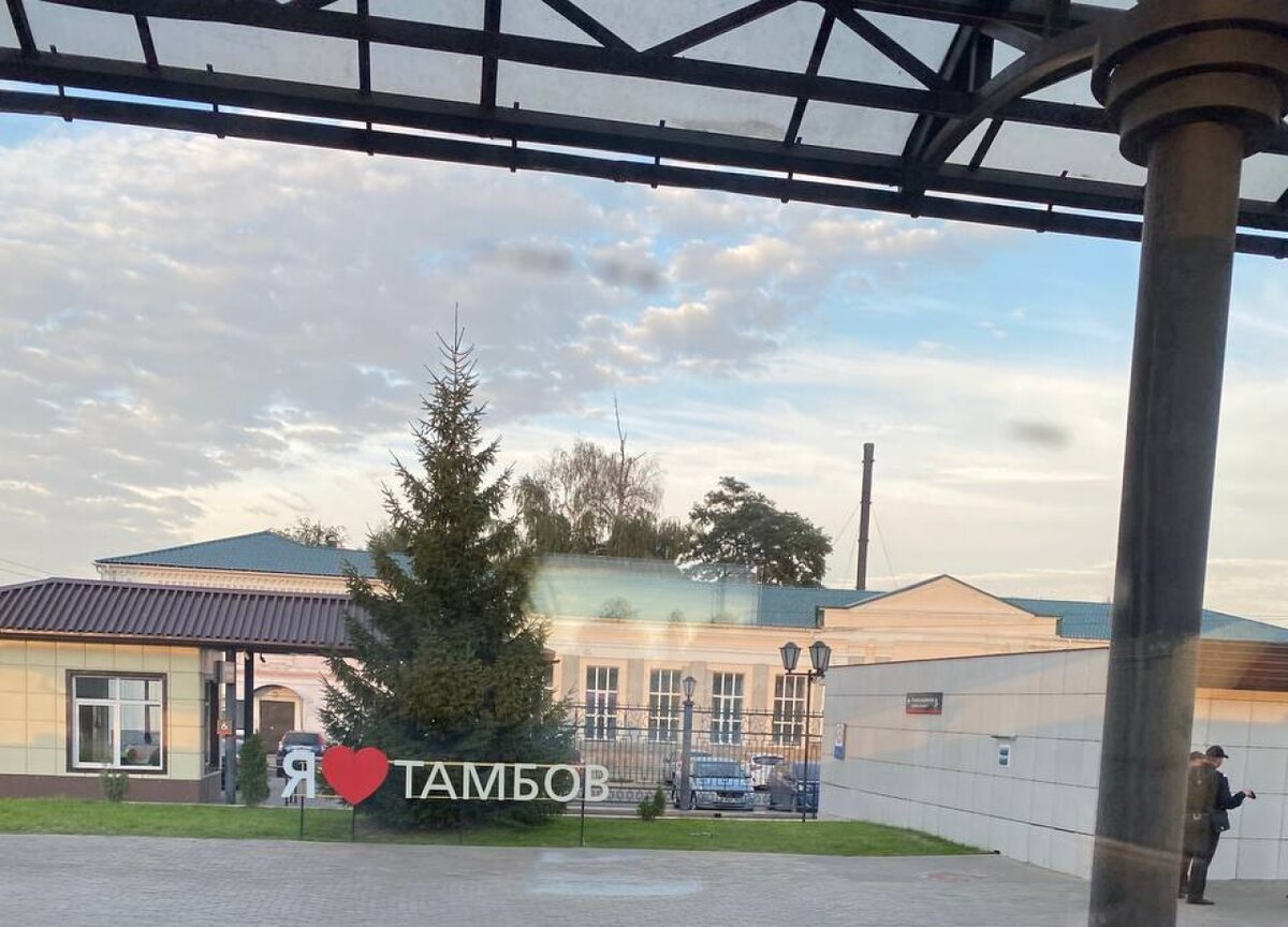    Попавшие под дождь на саратовском вокзале пассажиры привели в пример властям ТамбовНовости Саратова и области – Сетевое издание «Репортер64»