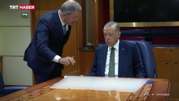Эрдоган отдал приказ на проведение воздушной операции в Сирии и Ираке. Видео © TRT