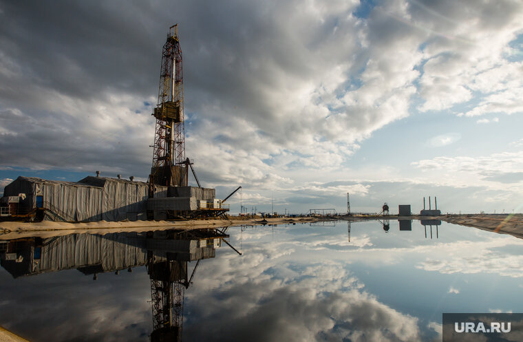    Переговоры по введению потолка цен на российскую нефть будут продолжаться, заявила Кадри Симсон