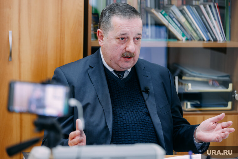    Бывший замминистра сельского хозяйства РФ Леонид Холод рассказал, когда и как российские аграрии ощутили влияние санкций Запада