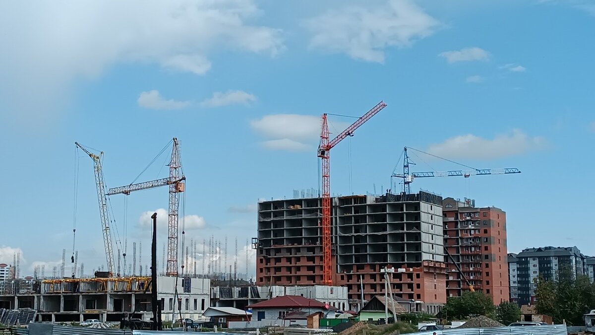     «Сибирская генерирующая компания» рассказала, как продвигается работа по подключению новых объектов к централизованному теплоснабжению.