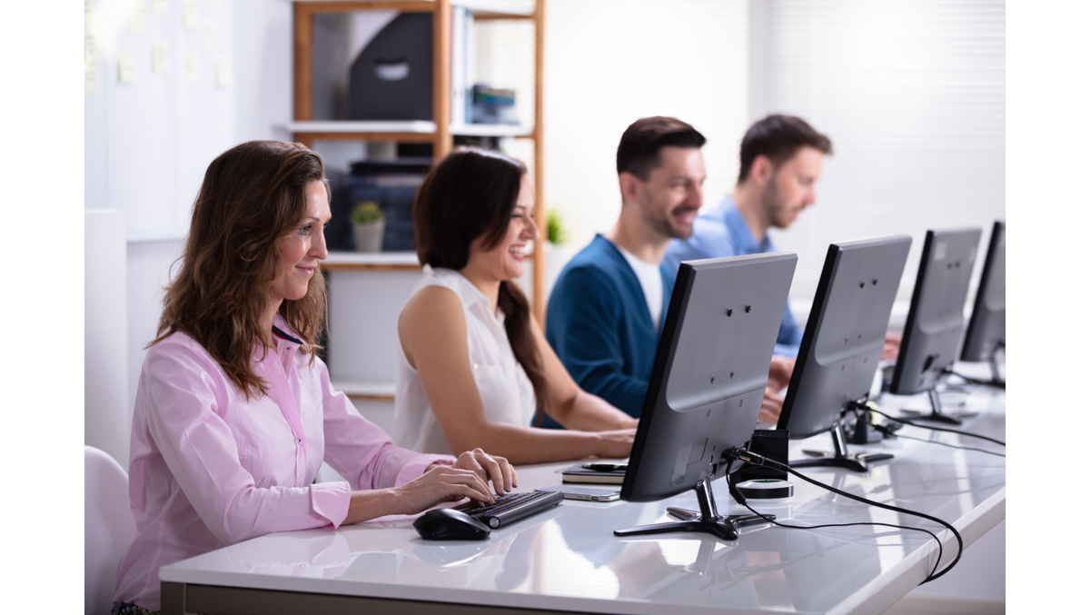 Сидячий образ жизни приводит к возникновению болей в мышцах