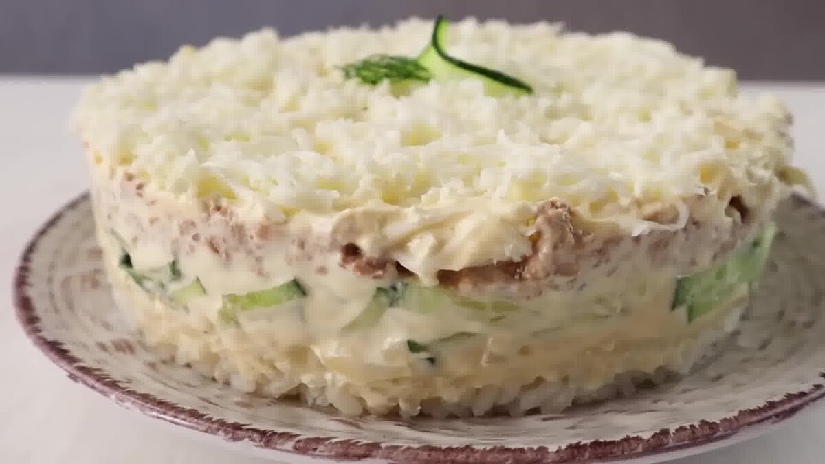Рецепт: Салат с тунцом, огурцом и рисом - легкий и очень вкусный