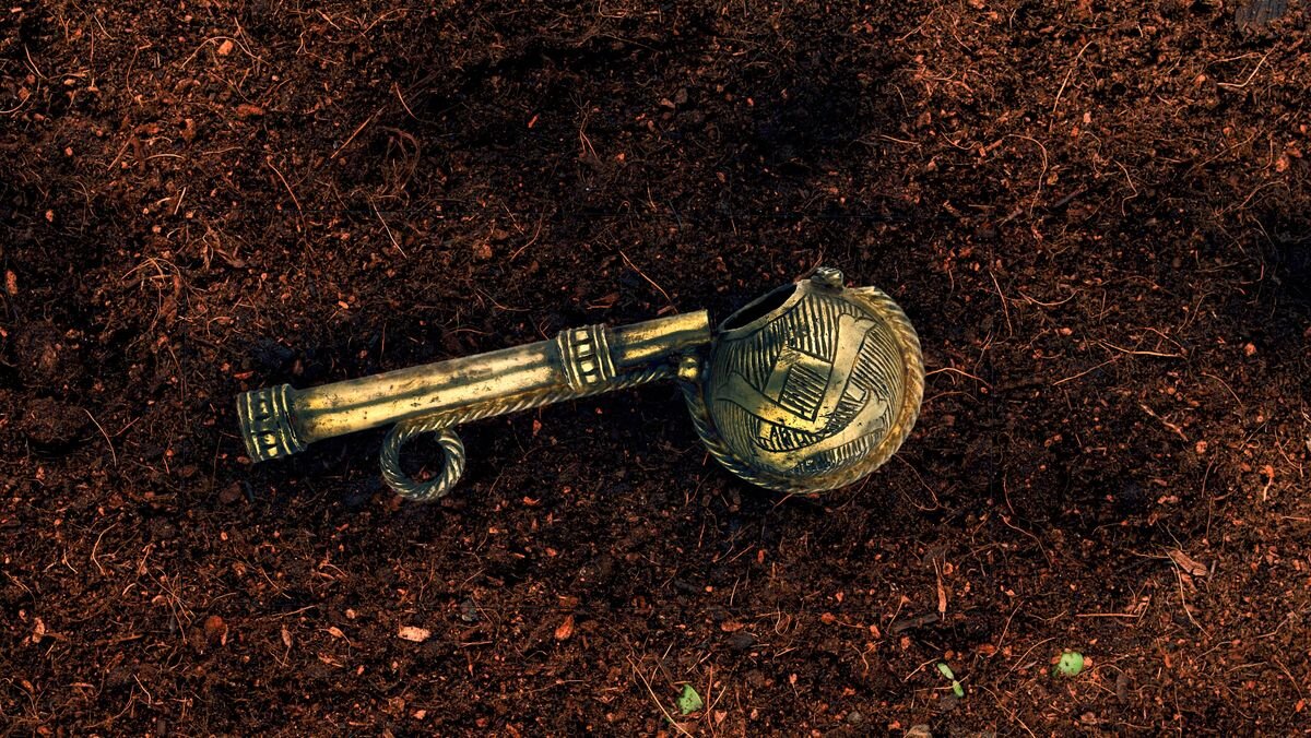 Соколиный свисток XIV века. Цены на подобные на аукционах — от 6000 фунтов стерлингов (примерно 700 тысяч рублей).