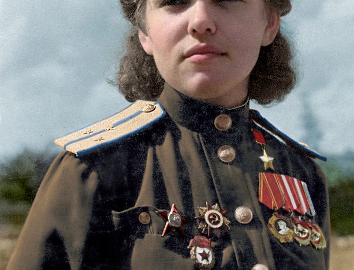 «Огонь быстро расползался в стороны, приближаясь к кабине». Подвиг 23-летнего Героя Советского Союза штурмана Руфины Гашевой