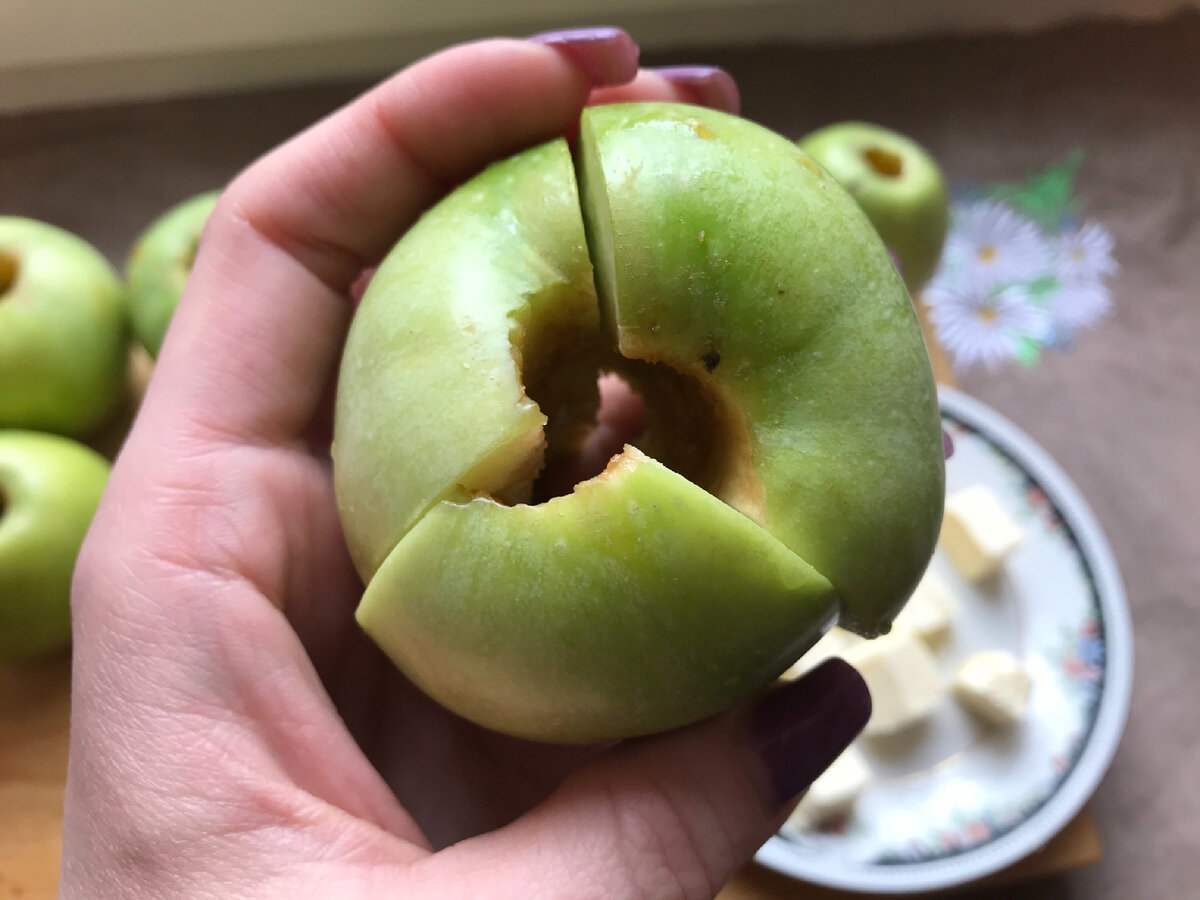 Порезали яблочко.