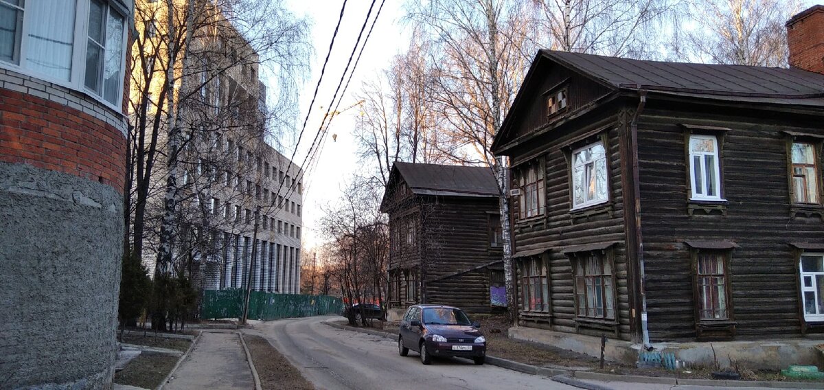Улица названа в честь владимирского хирурга Николая Орлова. По его инициативе во Владимире был организован первый пункт переливания крови и первый онкологический пункт.