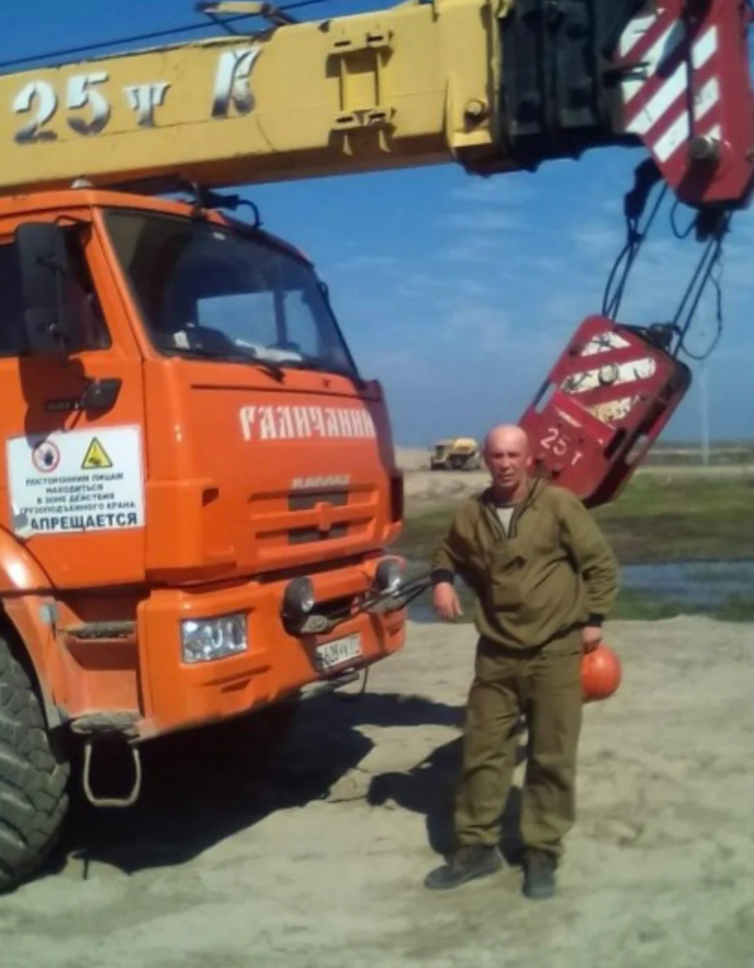 Работа автокрановщиком вакансии. Автокрановщик. Крановщик автокрана. Водитель автомобильного крана. Кран автомобильный вахта.