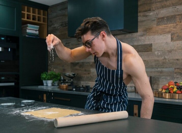 Matt Adlard - "Голый" кондитер