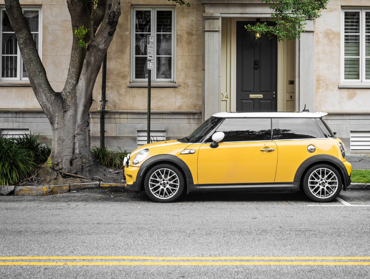 При покупке автомобиля, необходимо также учитывать расход топлива, стоимость тех обслуживания, страховки, стоимость запасных частей 