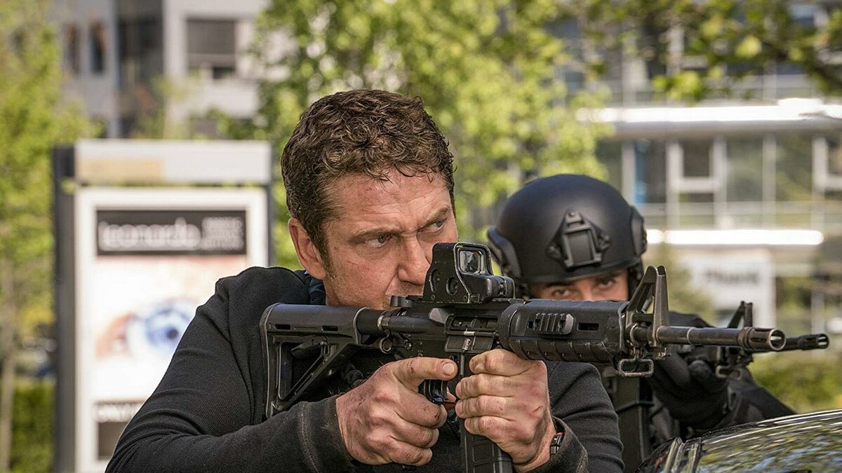 Фото Яндекс. Картинки. Палец вне спуска, все правильно