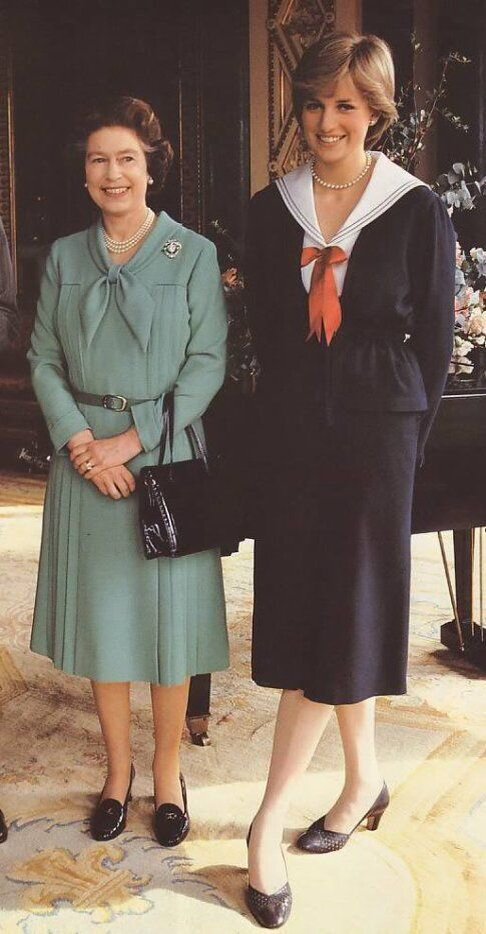 Queen Elizabeth 2 and lady Di