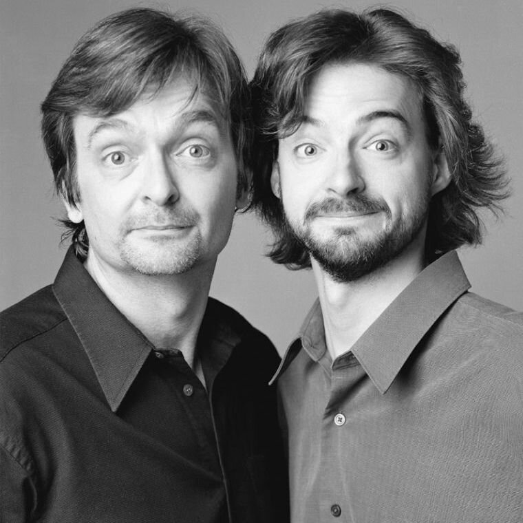 Идея проекта «Я не похож» пришла к Брюнелю, когда его самого назвали двойником актера Роуэна Аткинсона, играющего роль мистера Бина.
