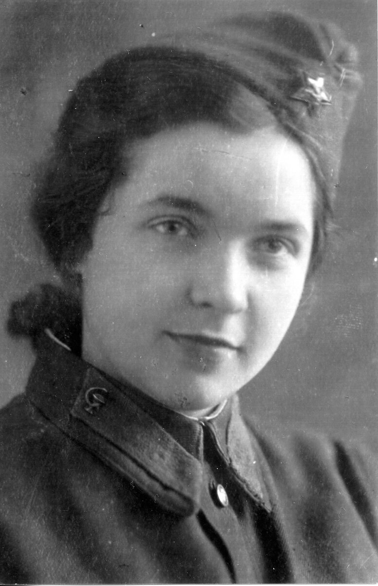 Ветеран Великой Отечественной войны Алла Васильевна Морозова. Фото военных лет.