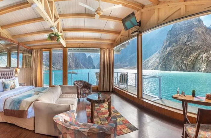 Это долина Хунза, северный Пакистан. Отель Luxus Hunza на горном озере - неплохо?