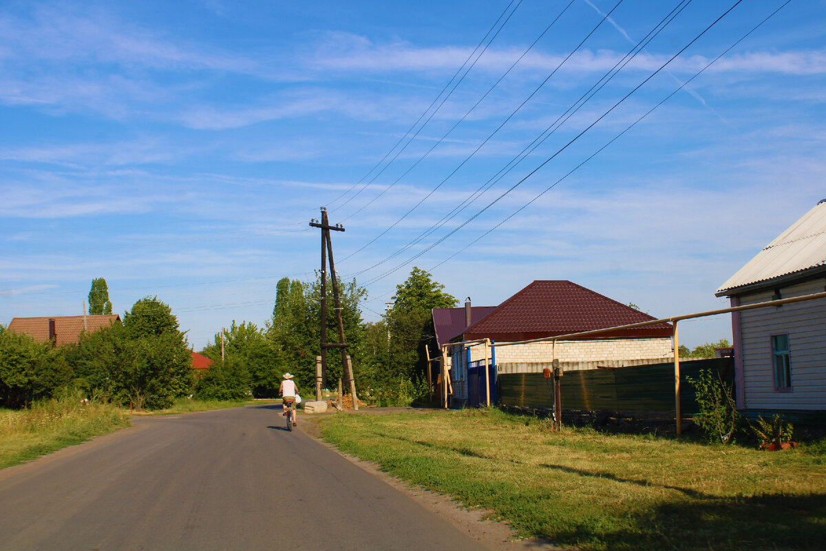 Решили заночевать в Боброве, наивно полагая, что в небольших городках  провинции цены на гостиницы ниже (спали, как в 90-е) | Под зонтиком | Дзен