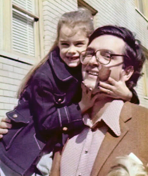 Брук с отцом Фрэнком Шилдсом