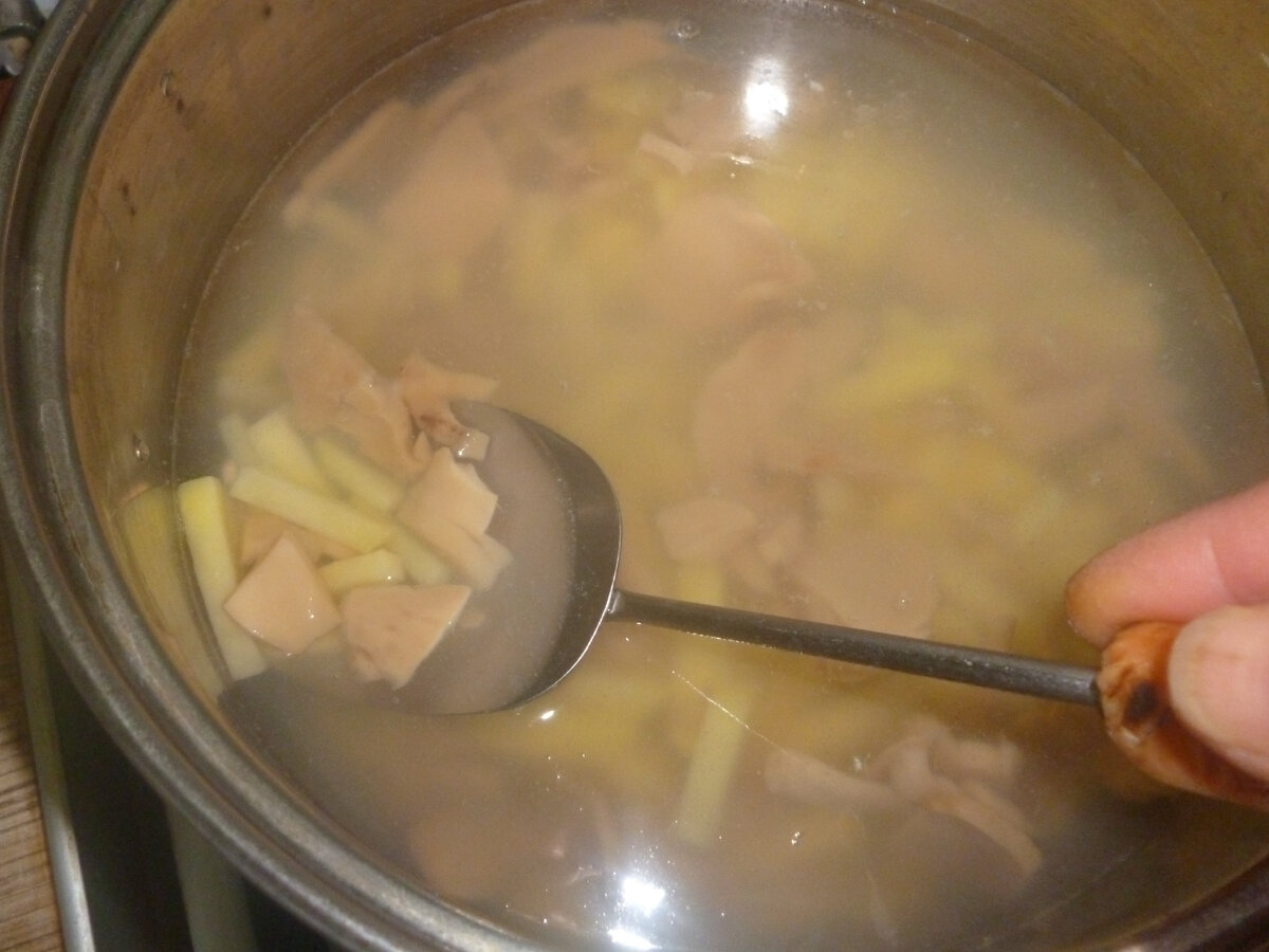Суп с грибами и фасолью. Можно в Пост, а можно и для обычного обеда. Вкусно и с мясом, и без.
