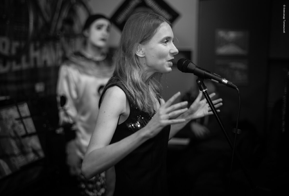 Ведущая артистка театра "Ветер перемен" Елизавета Молоснова 