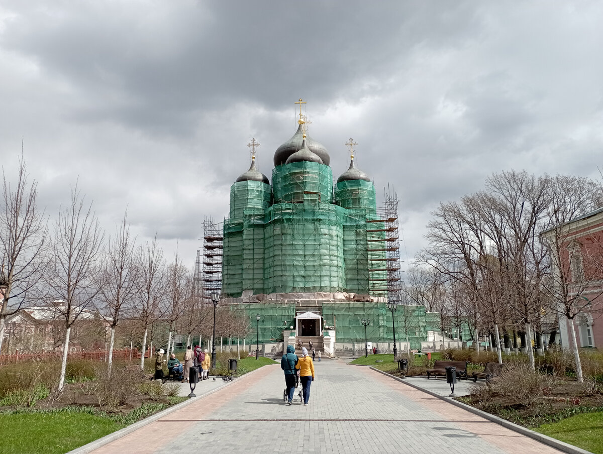 Донской монастырь в Москве некрополь