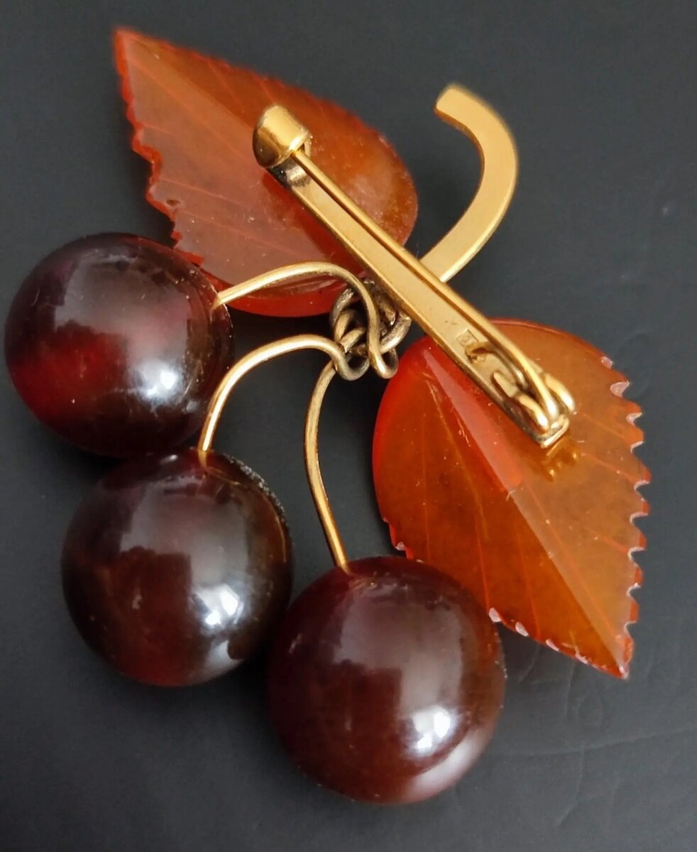 Янтарные броши СССР Каталога изделий из янтаря Калининград 1960 г ...