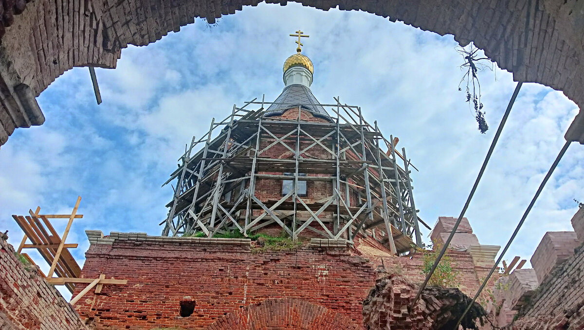 Храм Святой Живоначальной Троицы построен по проекту архитектора П. Ф. Федорова, утвержденному в 1867 г.