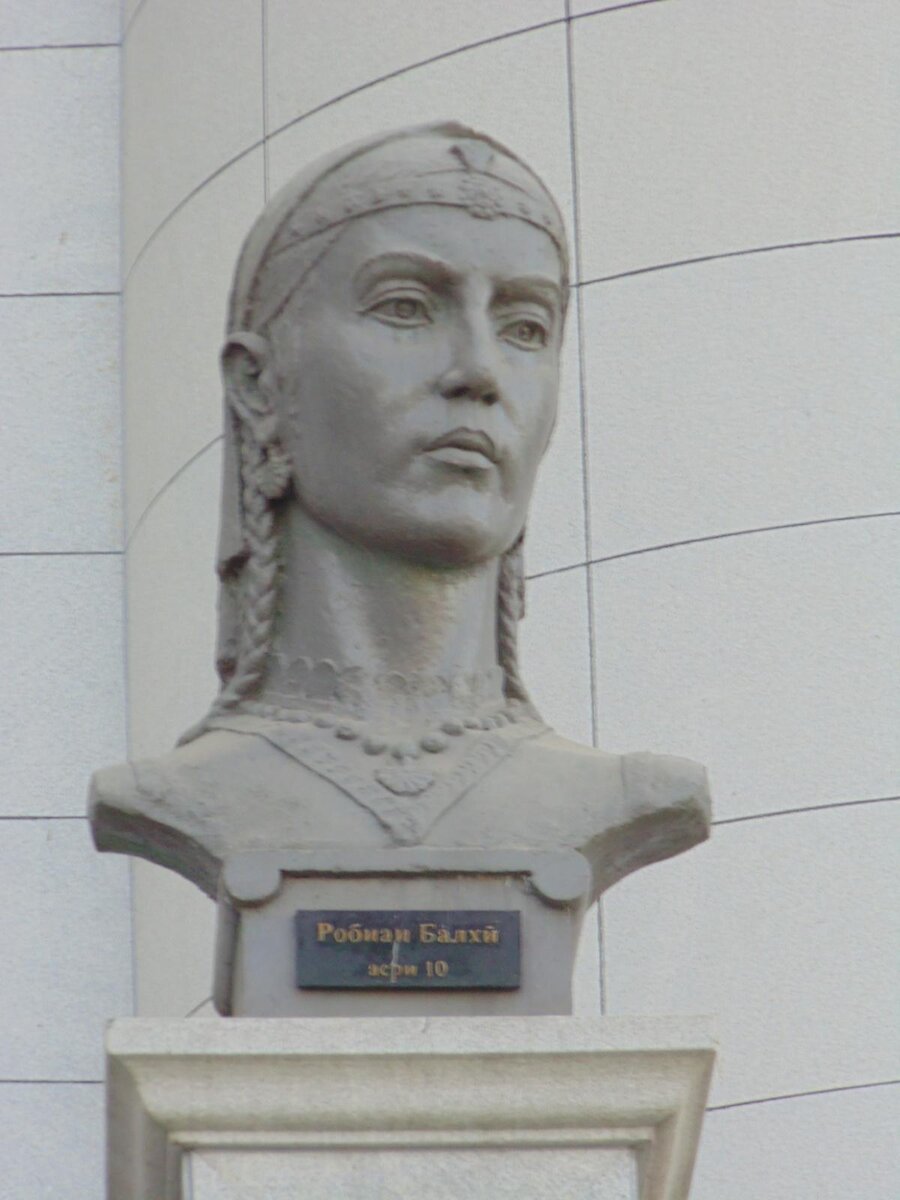 Статуя Рабии Балхи. Источник: ajammc.com