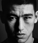 2Дмитрий БиволСтрана: Россия
Возраст: 31 год
20-0, 11 KOПродолжительное время был в числе самых недооценённых чемпионов мира, ведь сперва был переведён без боя из обладателя «временного» титула в «обычные», а затем и из «обычного» в «суперчемпионы». В 2018-2019 годах выдал красивую победную серию – прошёл Салливана Барреру, Айзека Чилембу, Жана Паскаля и Джо Смита-младшего. Но потом уровень оппозиции заметно ухудшился, появились продолжительные паузы в выступлениях. В мае 2022 года получил право сразиться с лидером «паунда» Саулем Канело Альваресом и одержал уверенную безоговорочную победу. Грядёт обязательная защита с Хильберто Рамиресом – 5 ноября в ОАЭ.