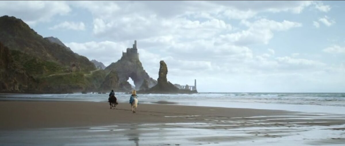 держим курс на Солитьюд в Скайриме!