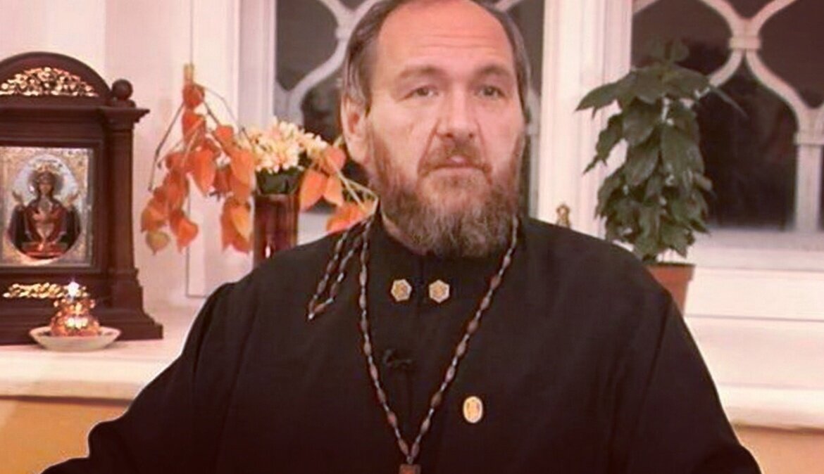 Алексий Мороз — протоиерей, профессор богословия, кандидат педагогических наук, православный психолог, писатель. 