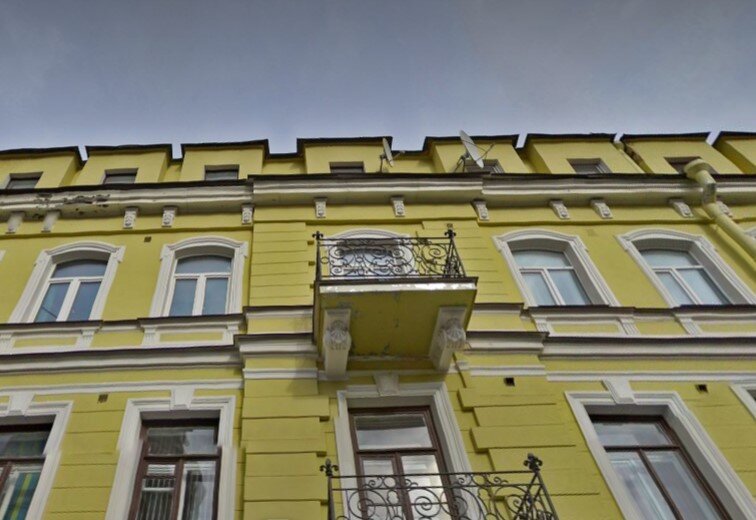 На фото - дом №17 в Тучковом переулке, фото: yandex.ru/maps